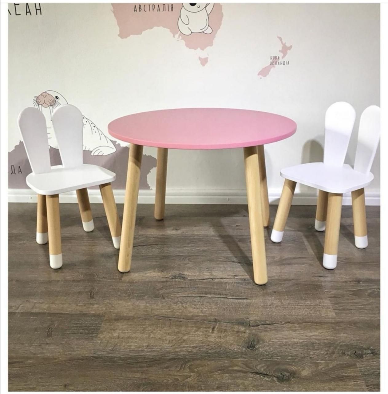 Дитячий стіл і 2 стільці (дерев'яні стільчики зайчик і круглий столик)