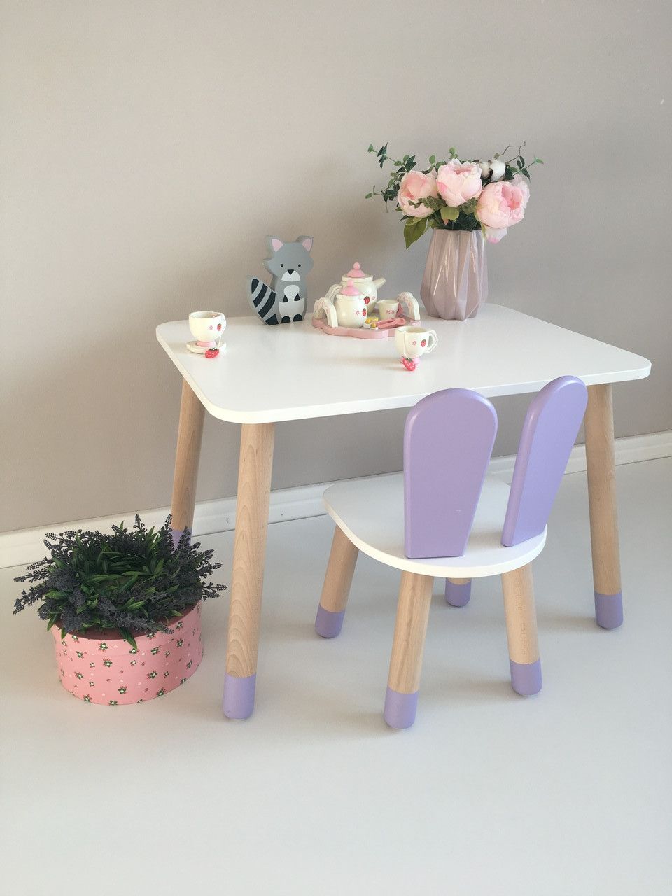 Детский стол и 1 стул (деревянный стульчик зайка и квадратный столик)