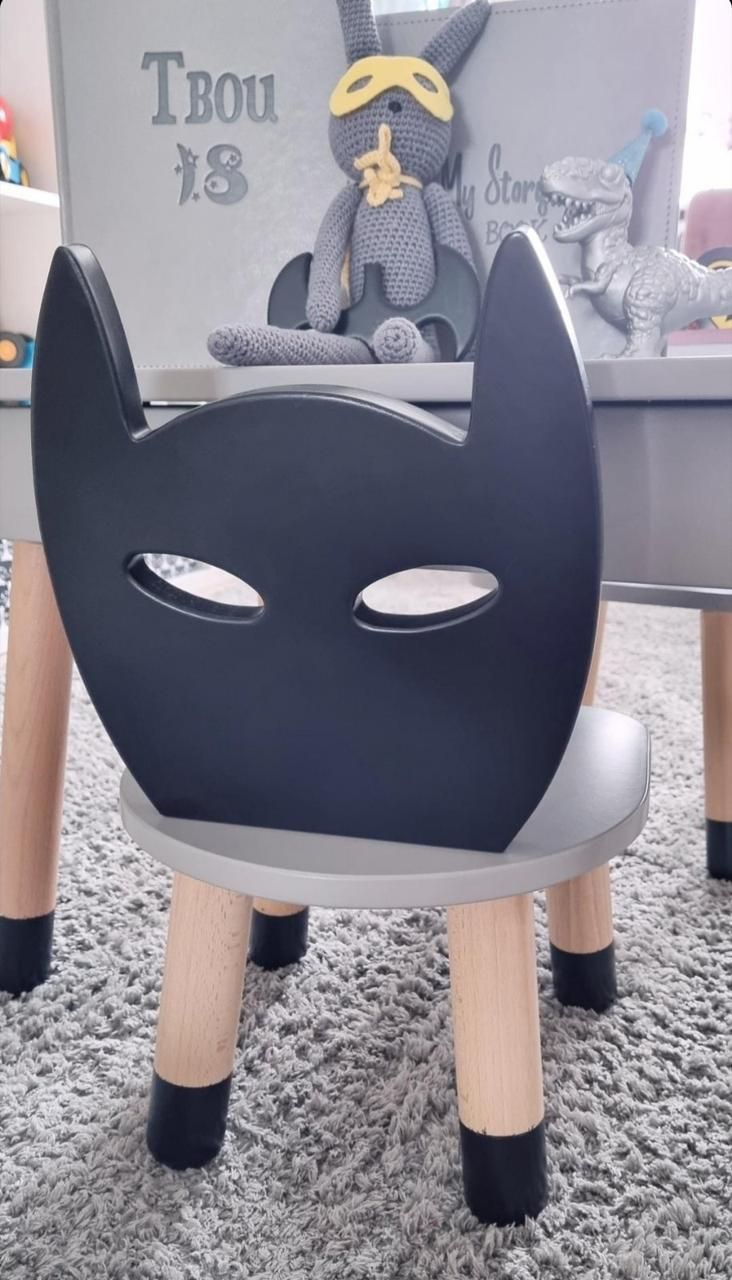 Прямоугольный стол с пеналом и 1 стул Бэтмен