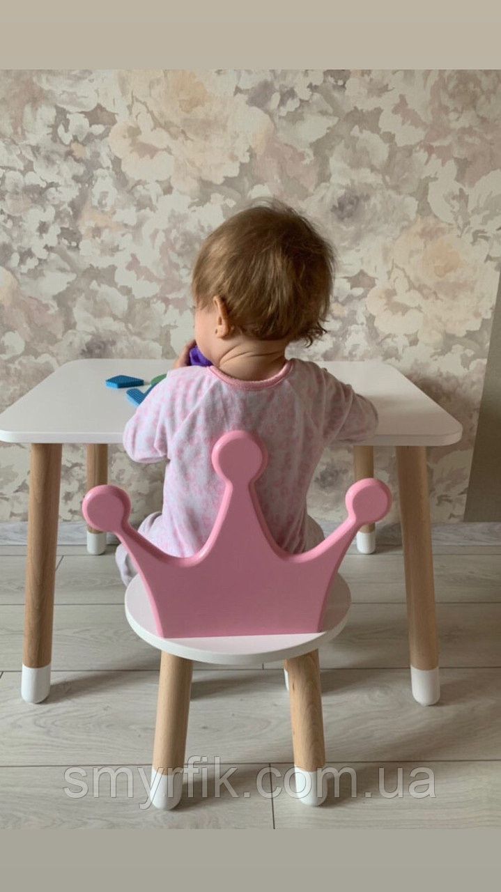 Детский стол и 1 стул (деревянный стульчик корона и столик)