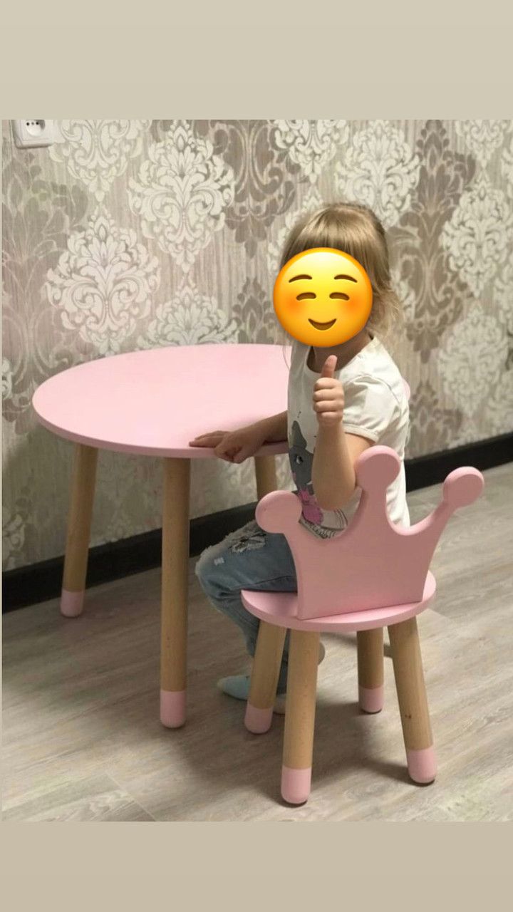 Детский стол и 1 стул (деревянный стульчик корона и столик)