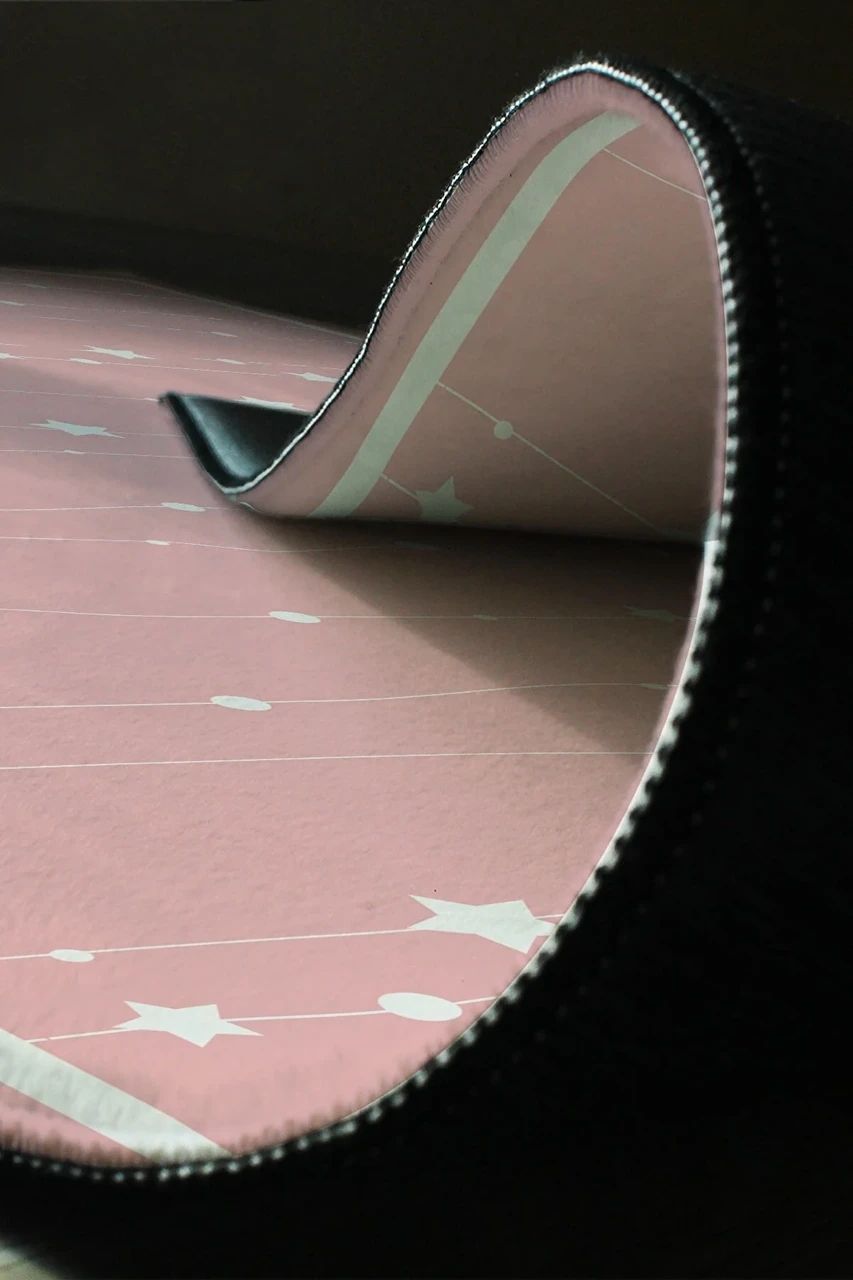 Плюшевый утепленный детский ковер "Маленькие звезды на розовом"
