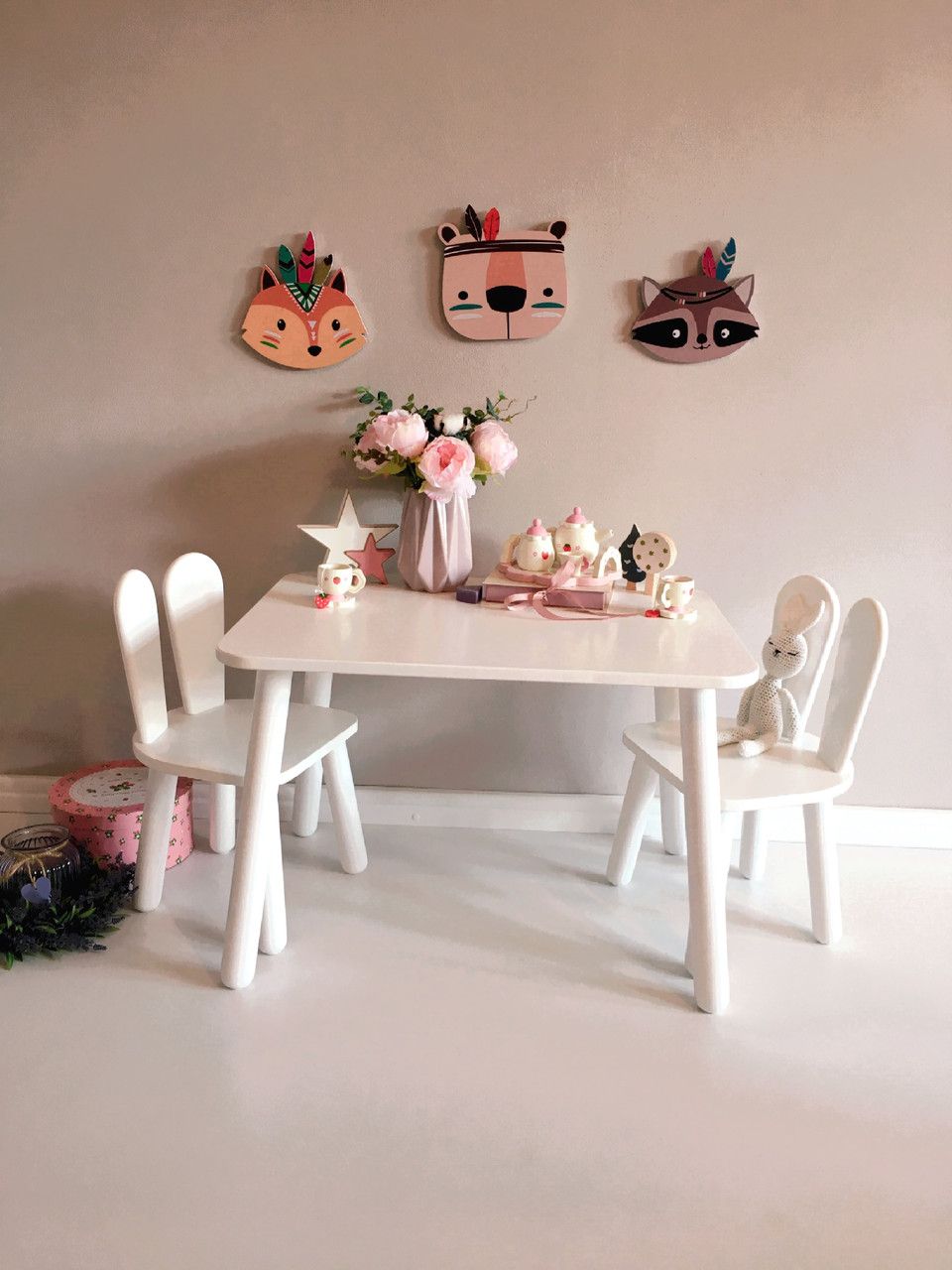 Дитячий стіл і 2 стільці (дерев'яний стільчик зайчик зайчик 2 шт і прямокутний стіл)