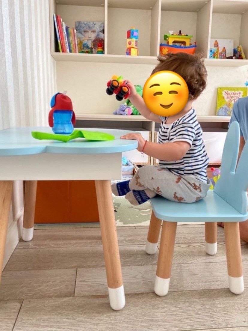 Дитячий стіл напівхмара з пеналом і 1 стілець зайчик (модель 2)