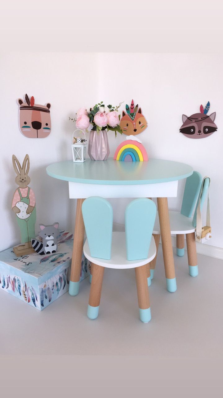 Детский стол и 1 стул (деревянный стульчик и круглый столик с пеналом)