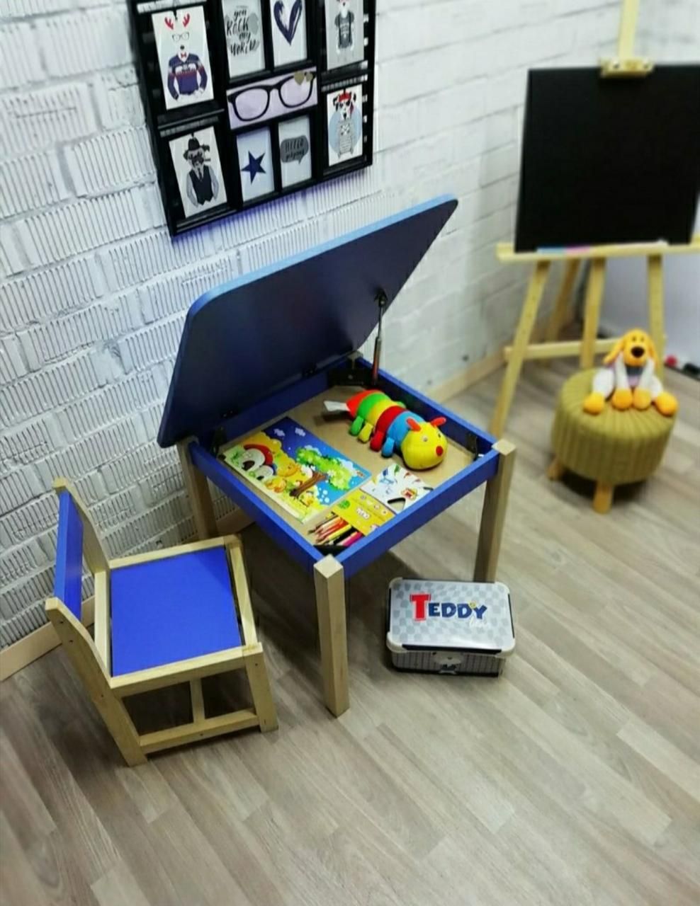 Детский стол-мольберт синий и 1 стул