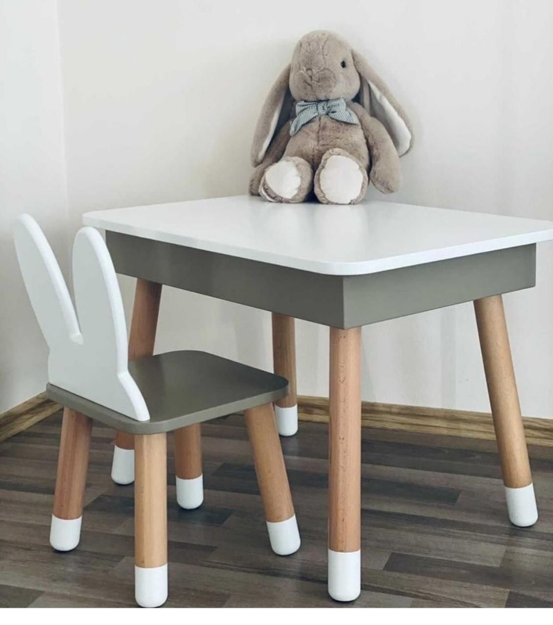 Дитячий прямокутний стіл із пеналом і 2 стільці