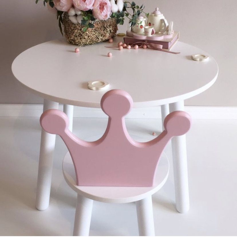Дитячий стіл і 1 стілець (дерев'яний стільчик корона і круглий столик)