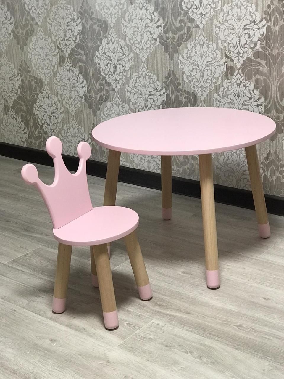 Детский стол и 1 стул (деревянный стульчик корона и круглый столик)