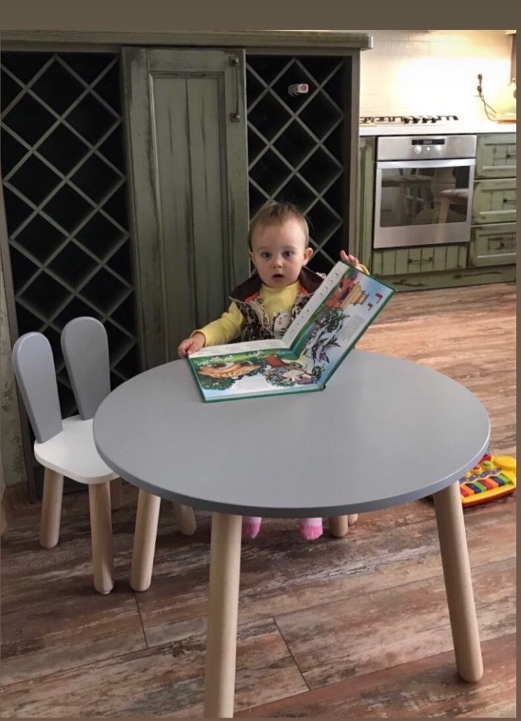 Детский стол и 1 стул (деревянный стульчик и круглый столик)