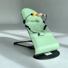 Дитячий шезлогн ( крісло-качалка) оливковий + дуга з іграшками в подарунок