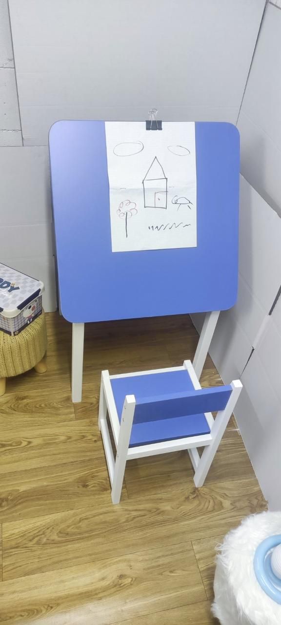 Дитячий стіл-мольберт синій і 1 стілець