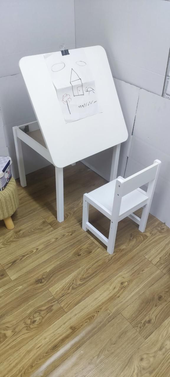 Дитячий стіл-мольберт білий і 1 стілець